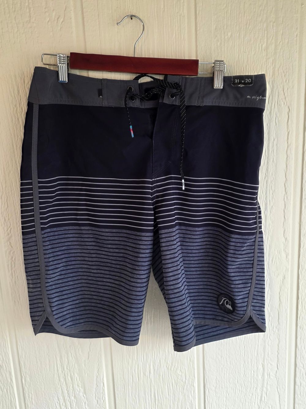 Quiksilver Dryflight Men's Navy & Gray Striped Swim Hybrids, Size 31